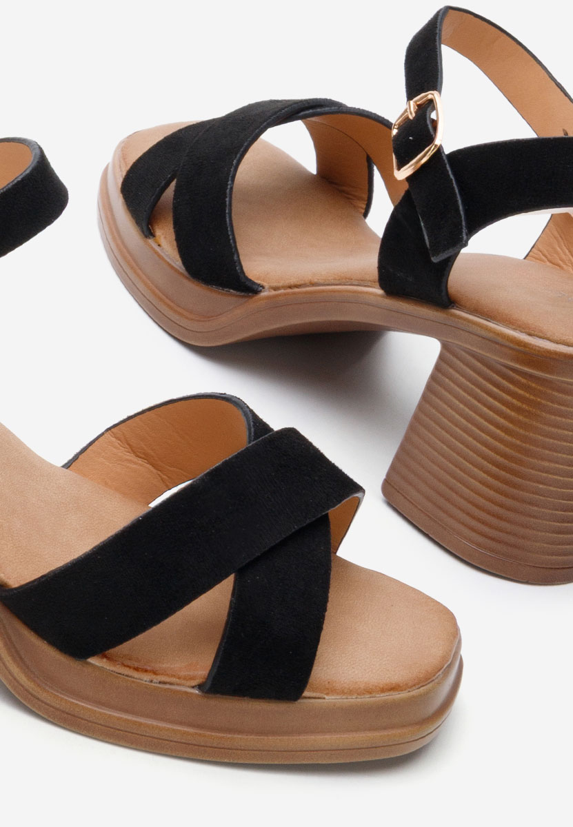 Černé sandály na podpatku Jacqualine