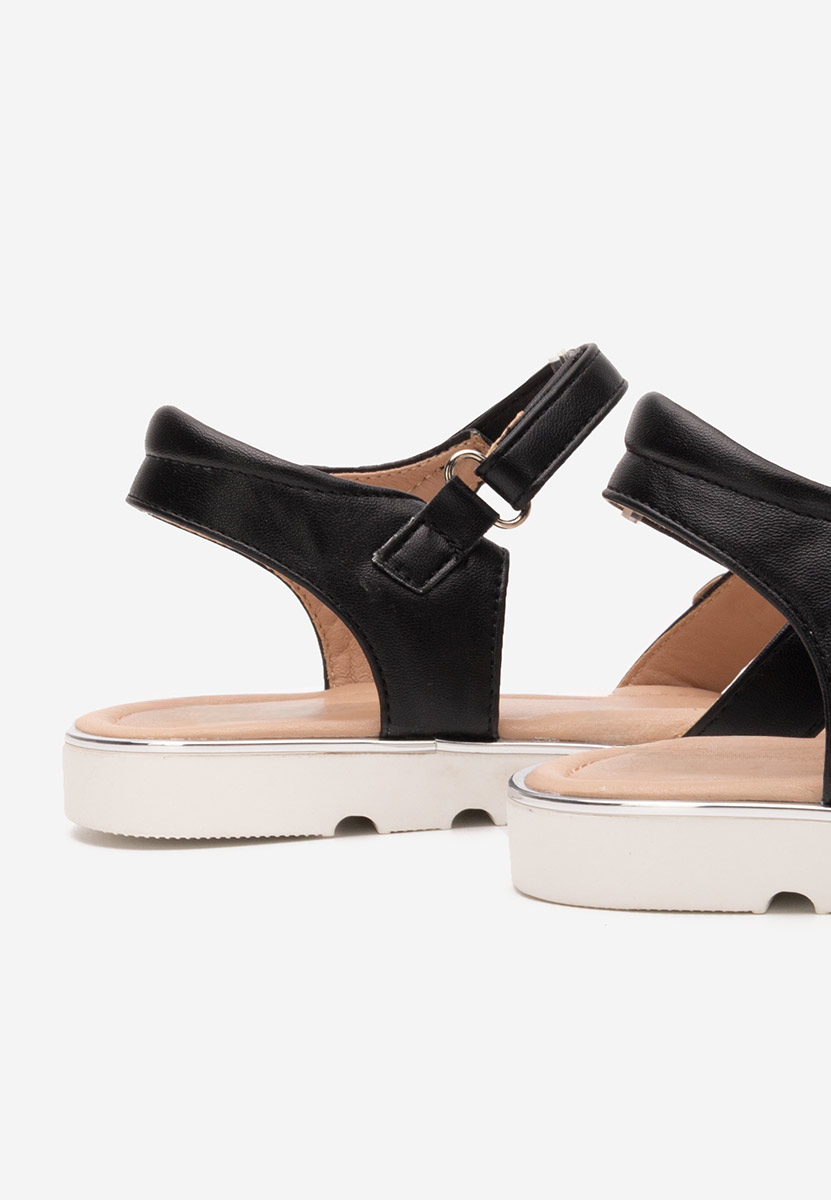 Černé dívčí sandály Voneta