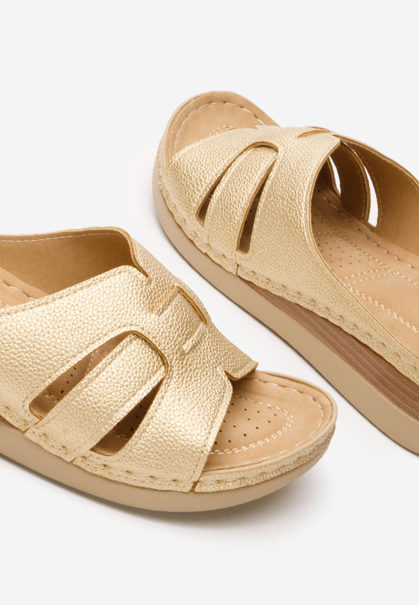 Zlaté pantofle na klínku Marhta