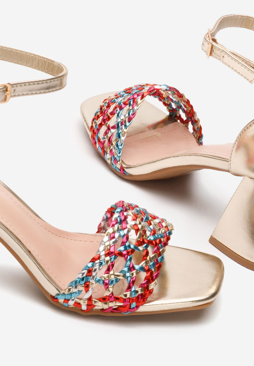 Viacfarebné sandály na podpatku Nickyta