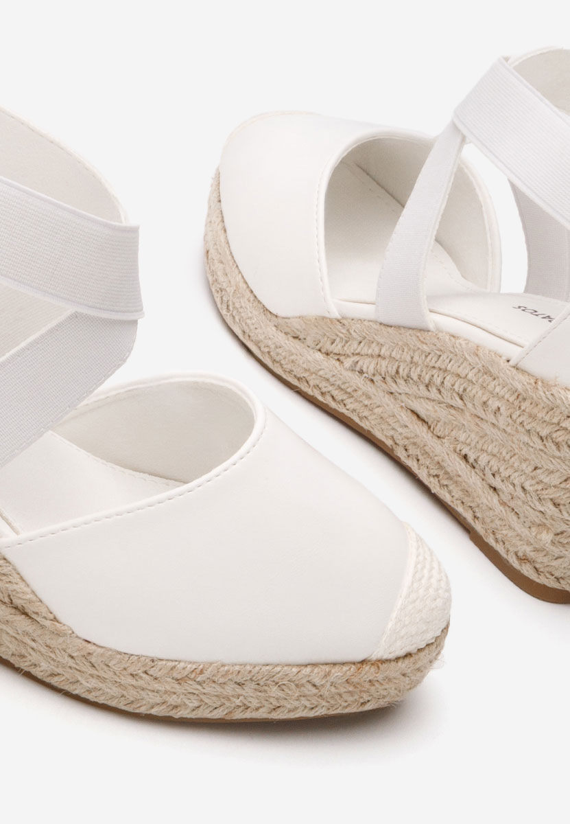 Bílé sandály na klínku Rosaria