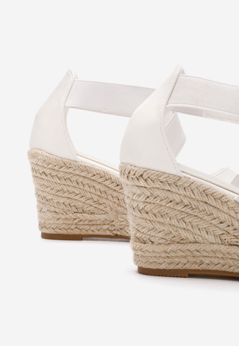 Bílé sandály na klínku Rosaria