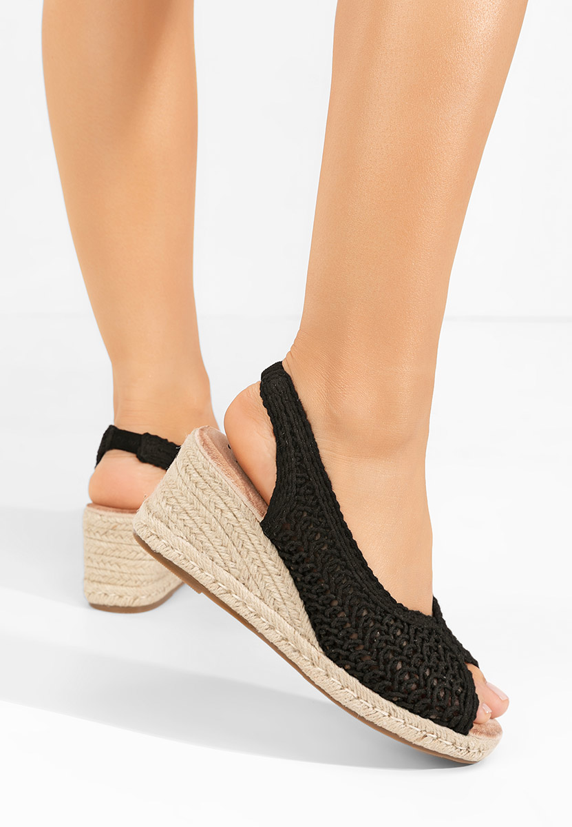 Černé sandály na klínku Xiomara