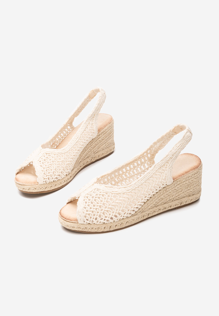 Béžové sandály na klínku Xiomara