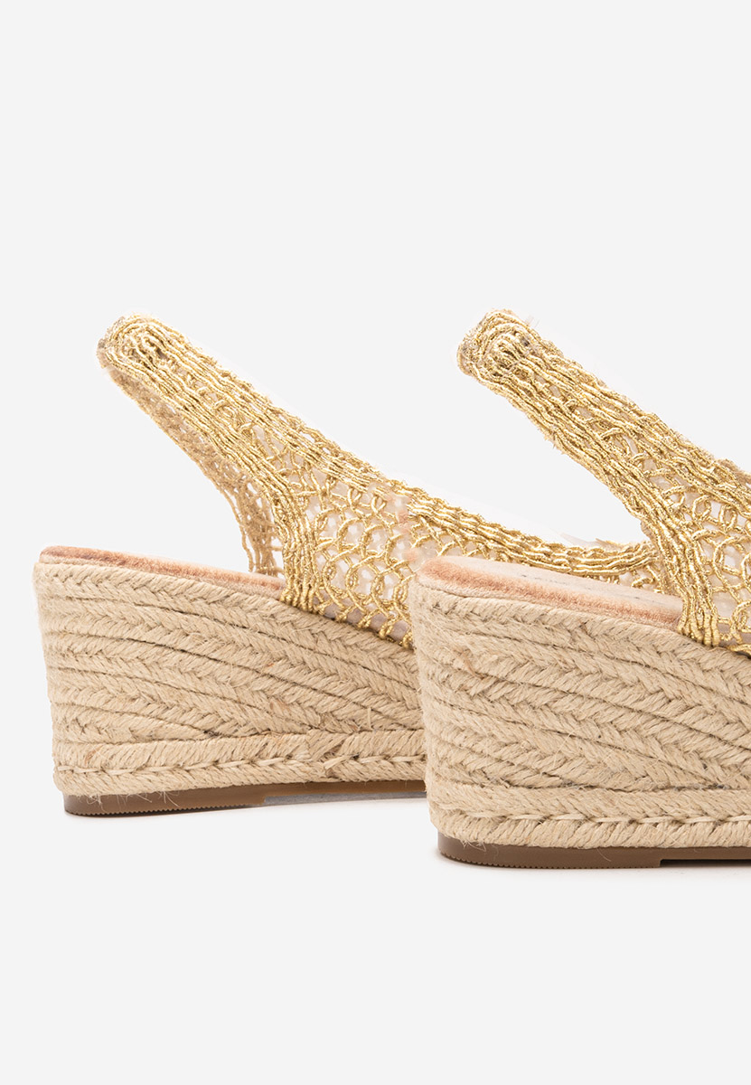 Zlaté sandály na klínku Xiomara