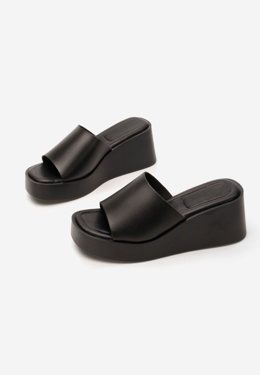 Černé pantofle na platformě Kamilya