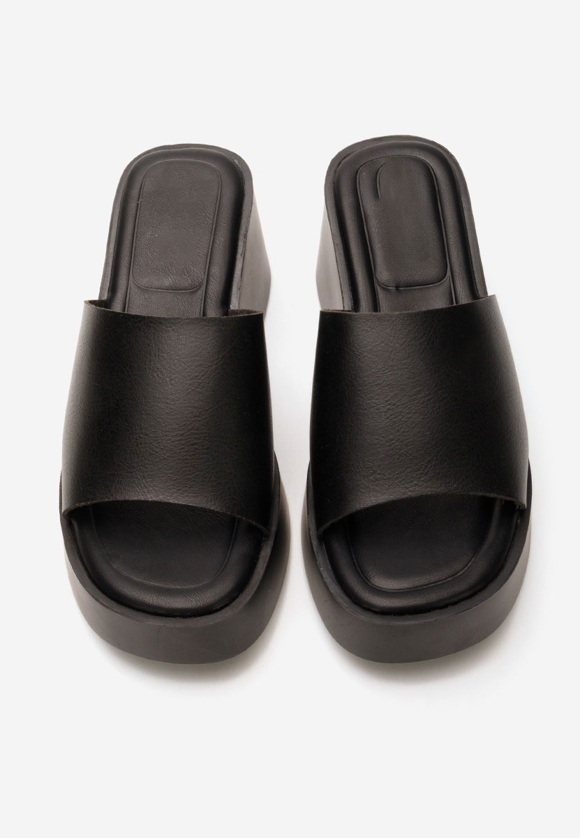 Černé pantofle na platformě Kamilya