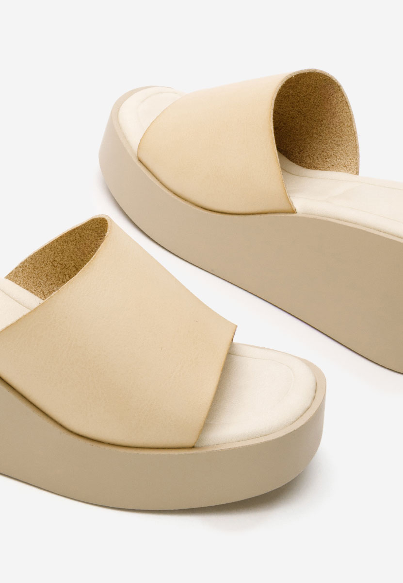 Béžové pantofle na platformě Kamilya