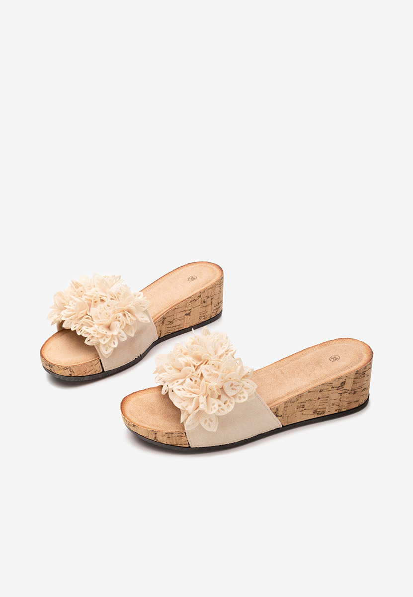 Béžové pantofle na platformě Floralia