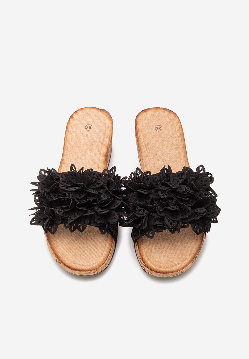 Černé pantofle na platformě Floralia