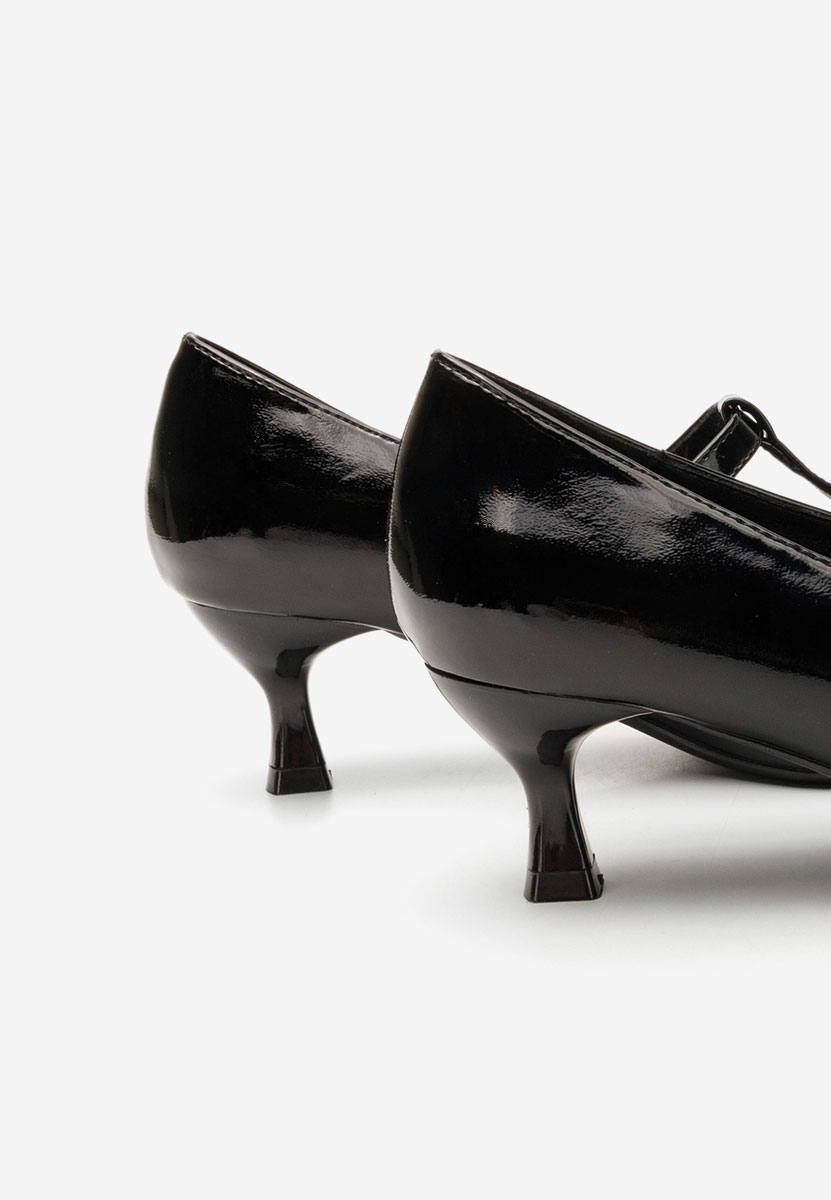 Černé lodičky do špičky Caty