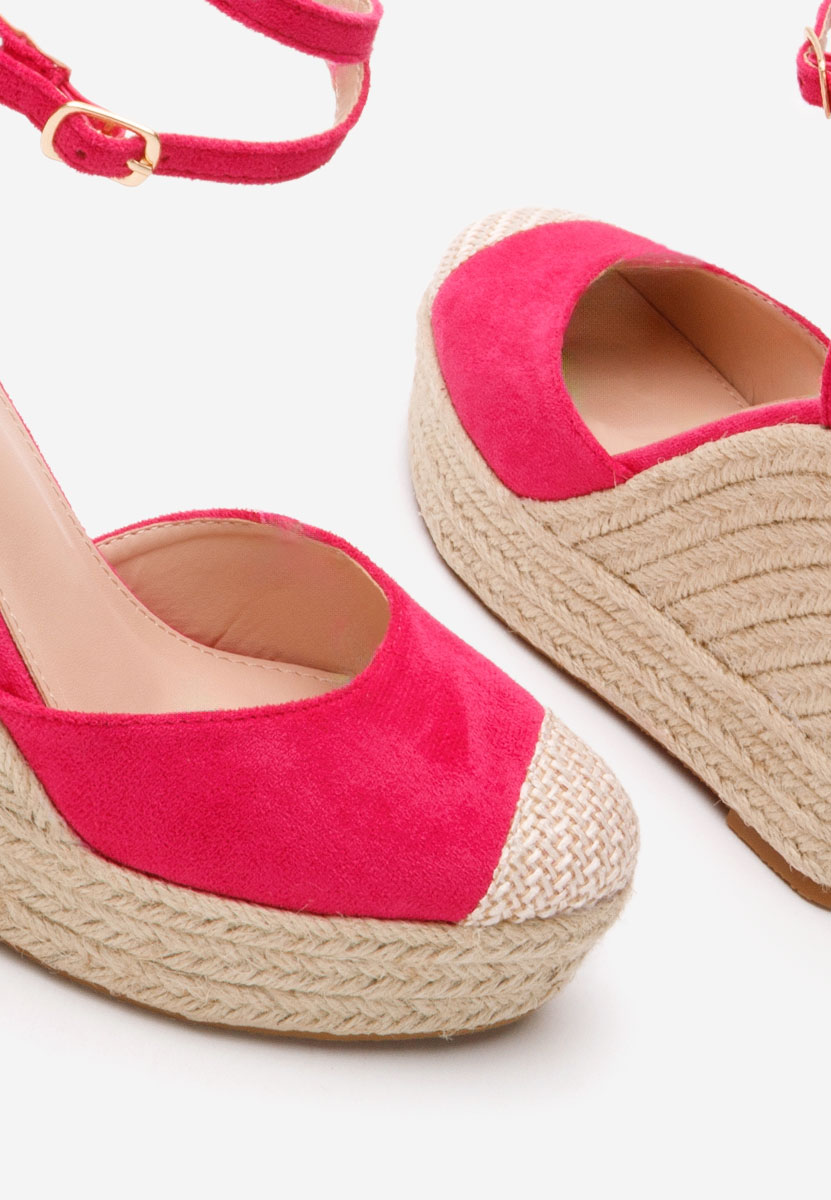 Fuchsiové sandály na klínku Saniza V3