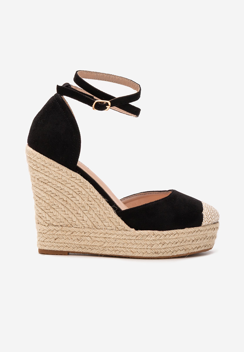 Černé sandály na klínku Saniza V3