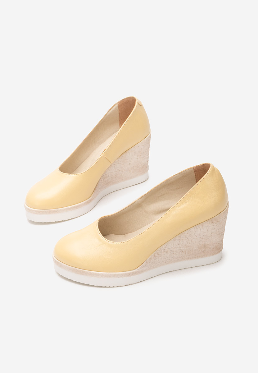 Žlutá lodičky na klínku Kaira