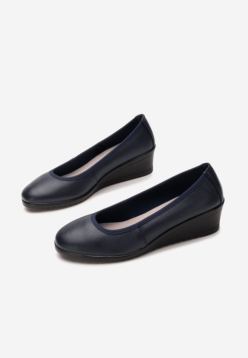 Tmavě modré lodičky na klínku Josmia