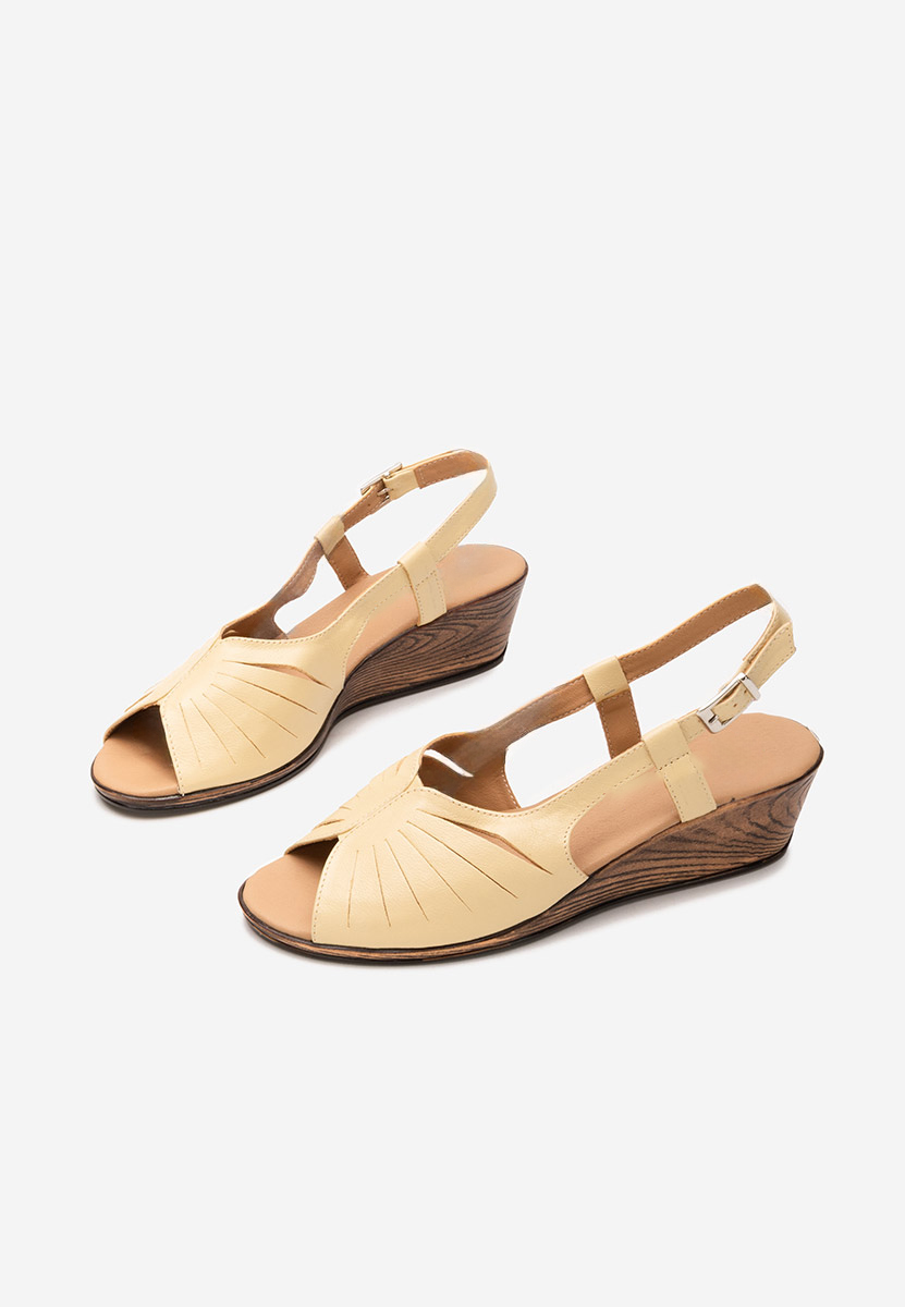 Žlutá kožené sandály Lovara