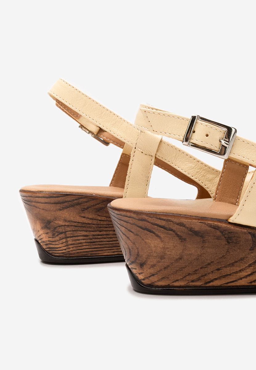 Žlutá kožené sandály Lovara