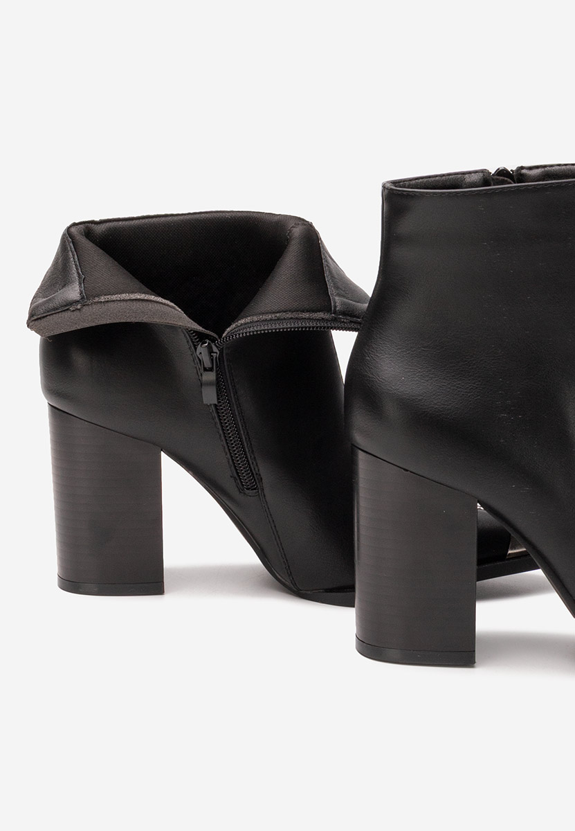 Černé kotníkové boty na podpatku Penia