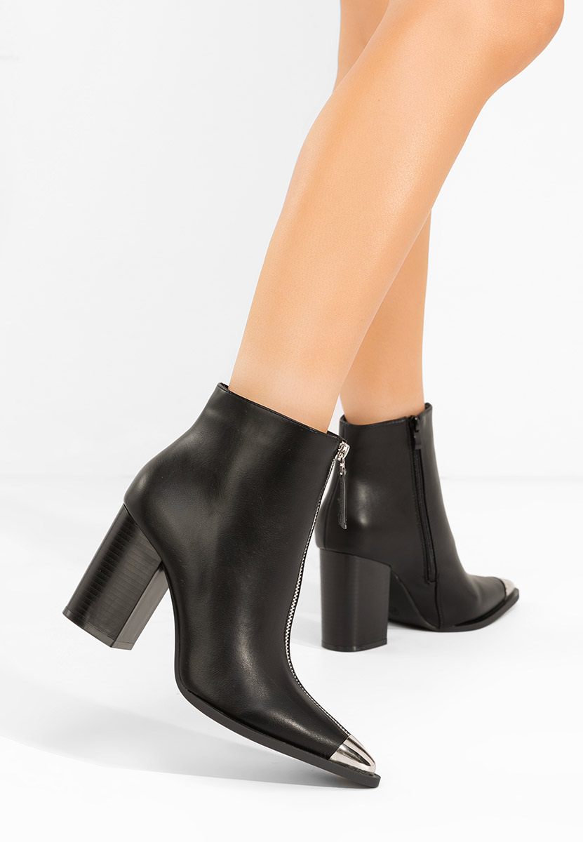 Černé kotníkové boty na podpatku Penia
