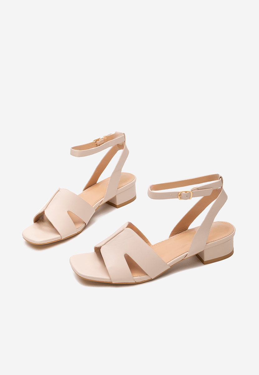 Béžové sandály na nízkém podpatku Briena