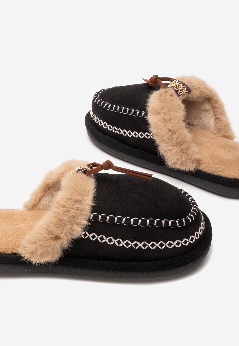 Černé domácí pantofle Zeriva