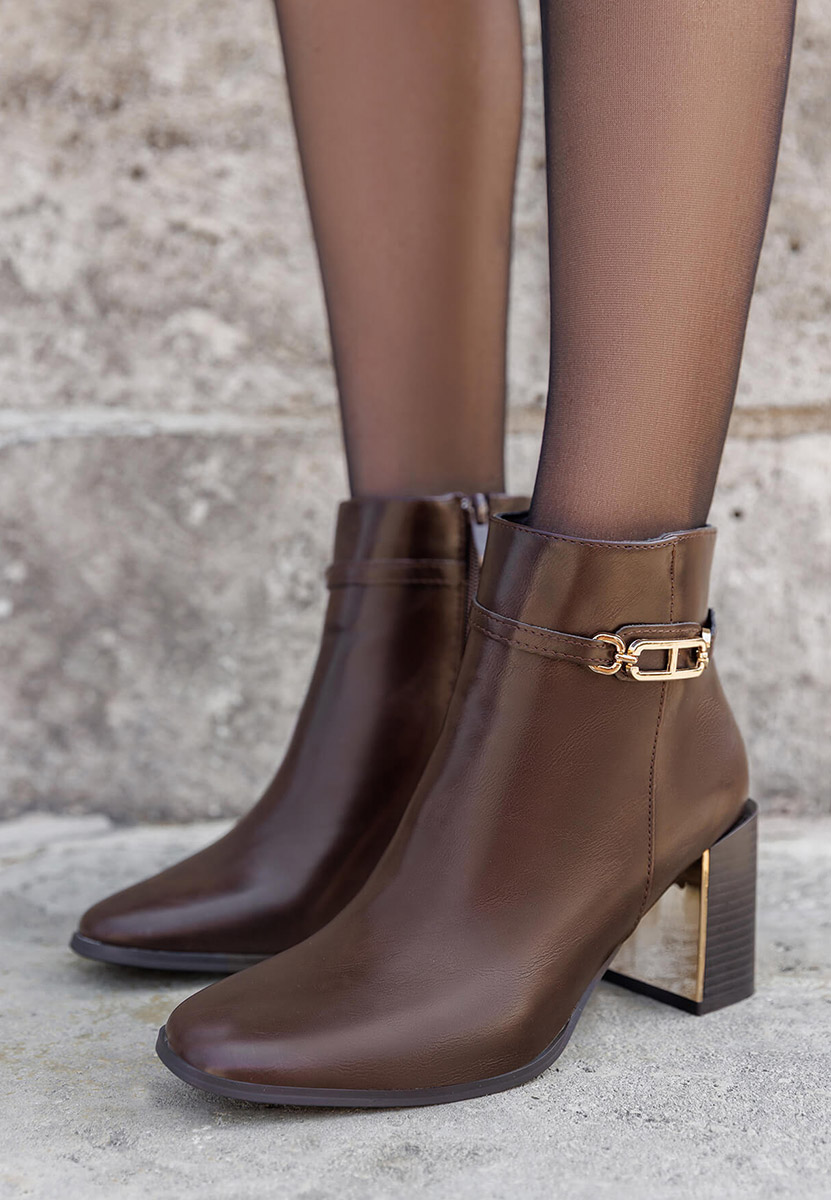 Hnedé kotníkové boty na podpatku Arletta Hnedé kotníkové boty na podpatku Arletta