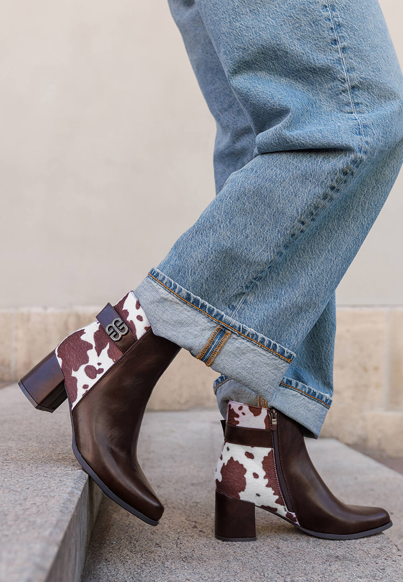 Hnedé kotníkové boty na podpatku Marivora