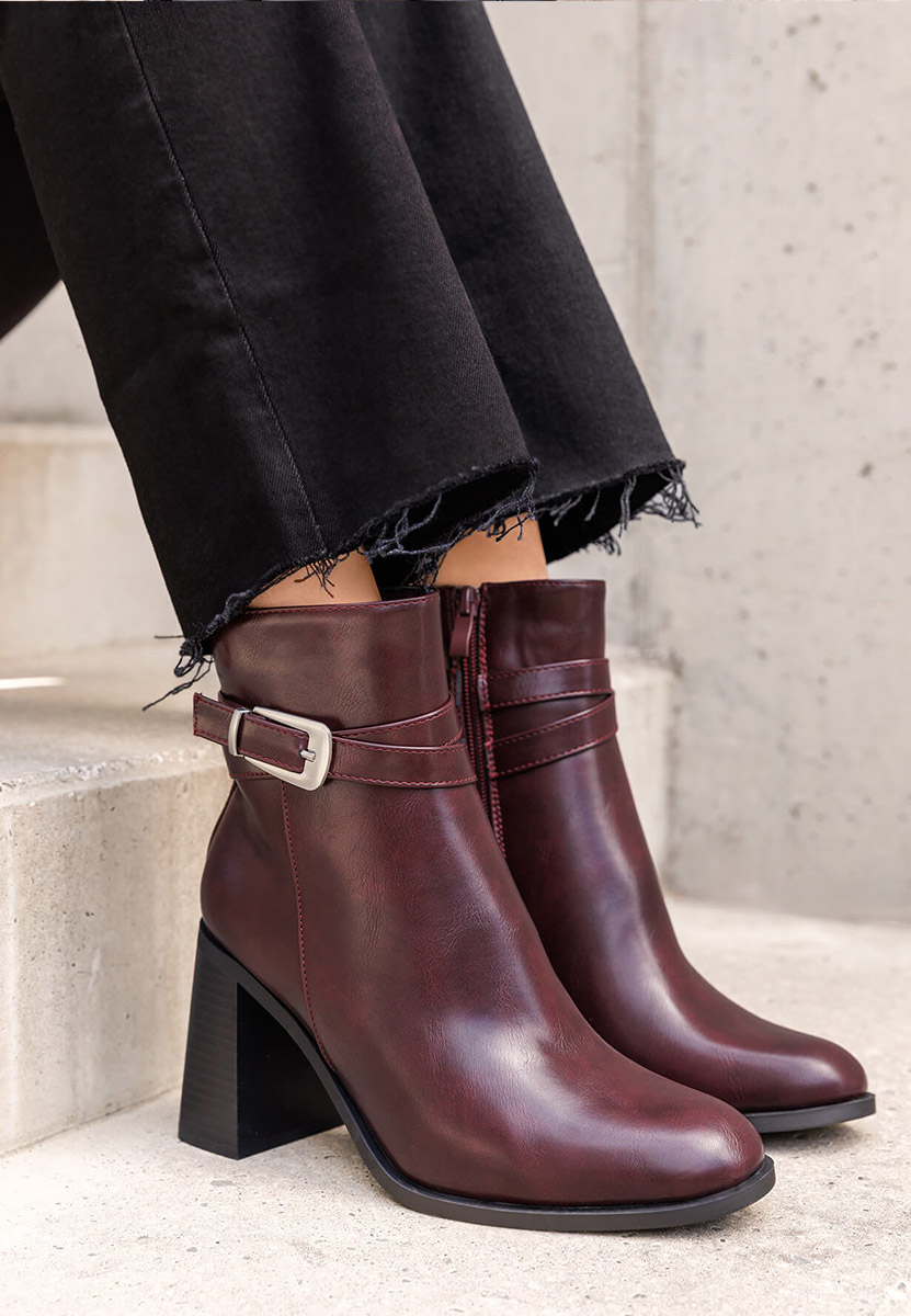 Bordové kotníkové boty na podpatku Reica