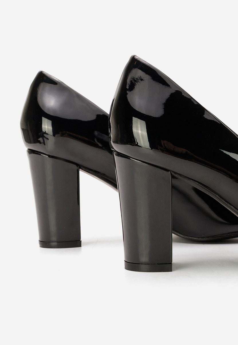 Černé lakované lodičky Chique V5