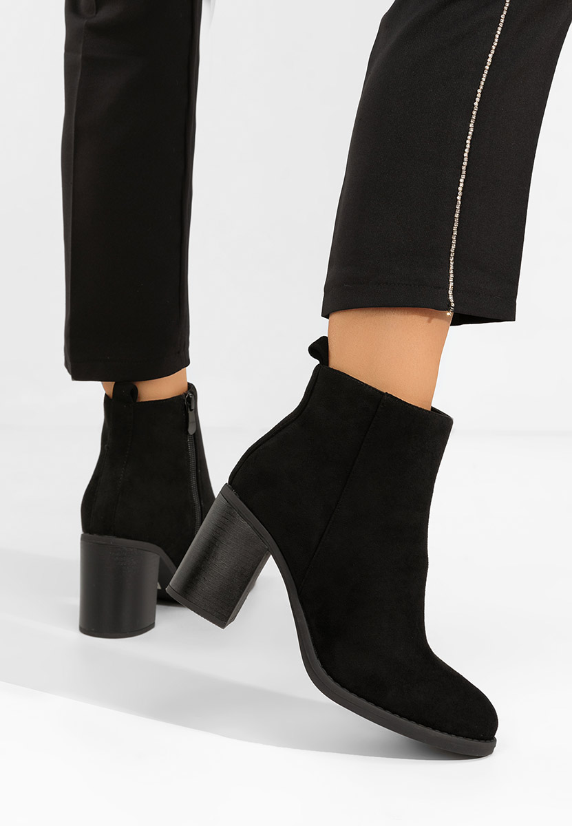 Černé kotníkové boty na podpatku Desirea Černé kotníkové boty na podpatku Desirea