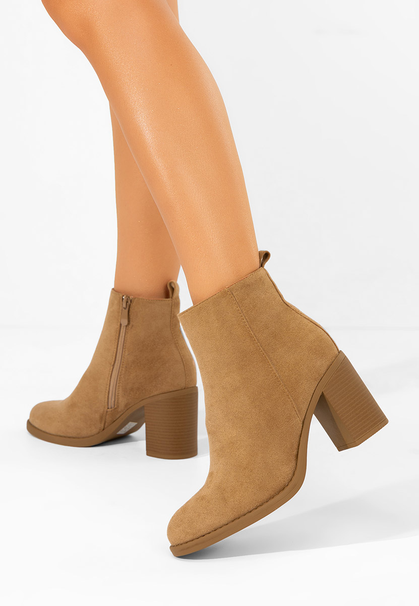 Camelové kotníkové boty na podpatku Desirea