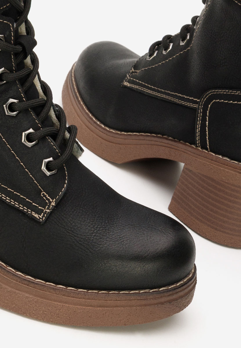 Černé kotníková obuv Celoria