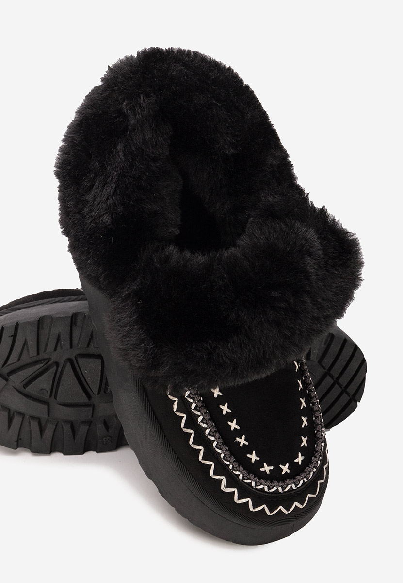 Černé členkové čižmy na platforme Tavoria