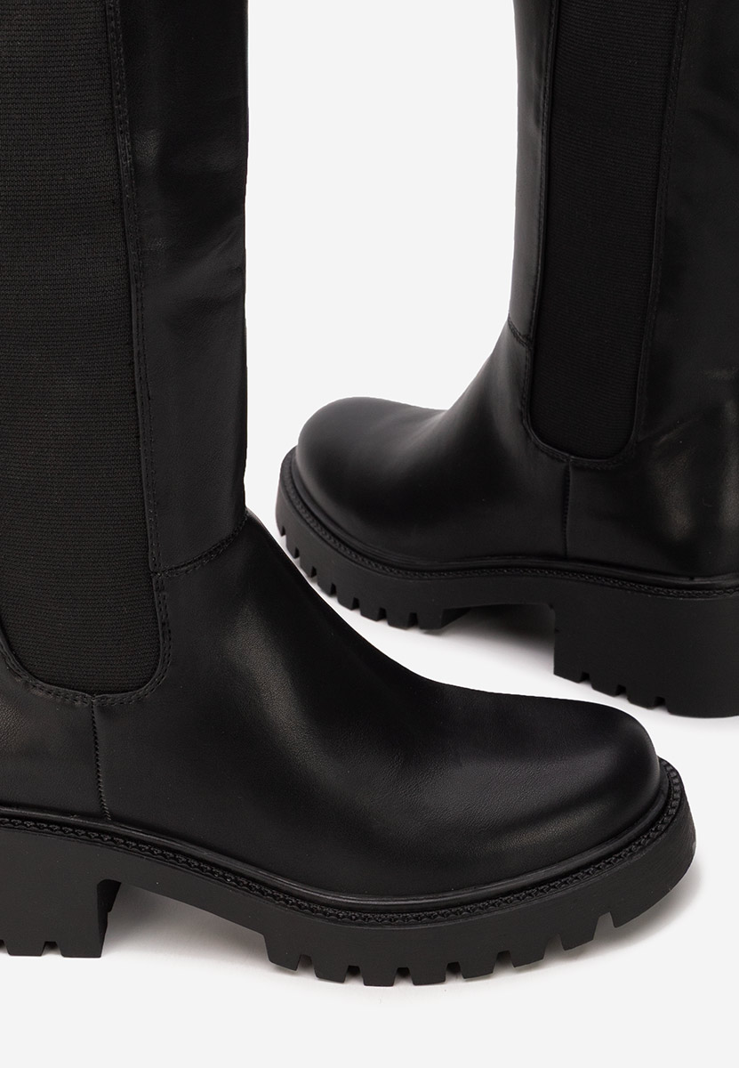 Černé vysoké kozačky na plochém podpatku Calipso