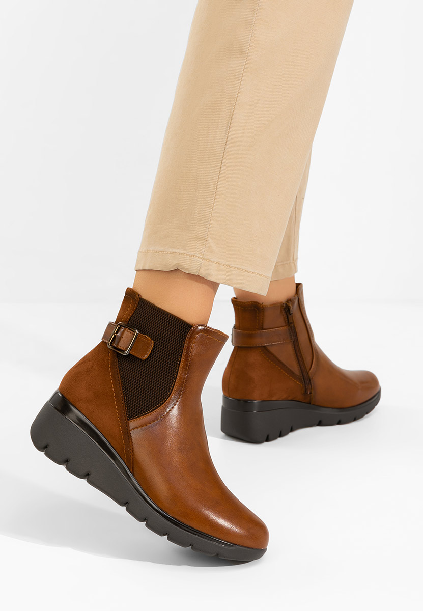 Hnedé kotnikove boty na klínku Ritama