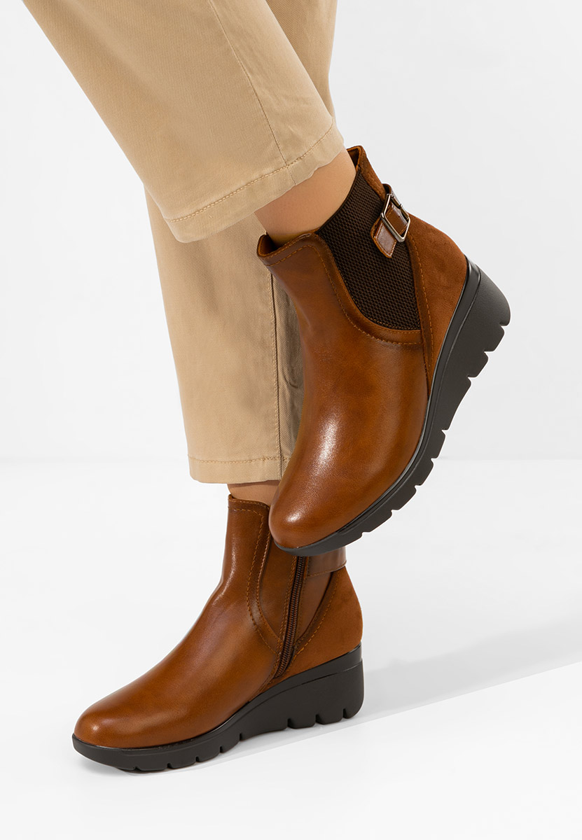 Hnedé kotnikove boty na klínku Ritama