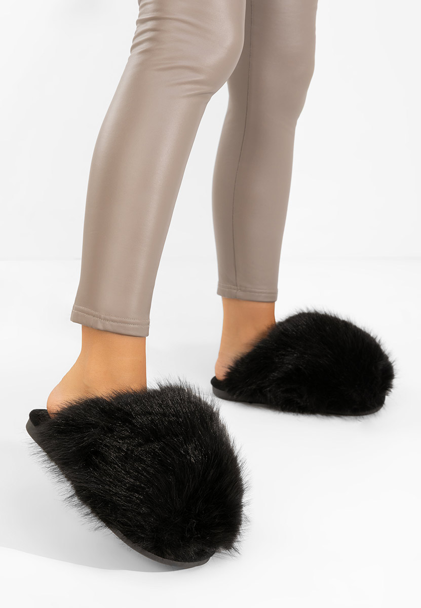 Černé domácí pantofle Vesoria