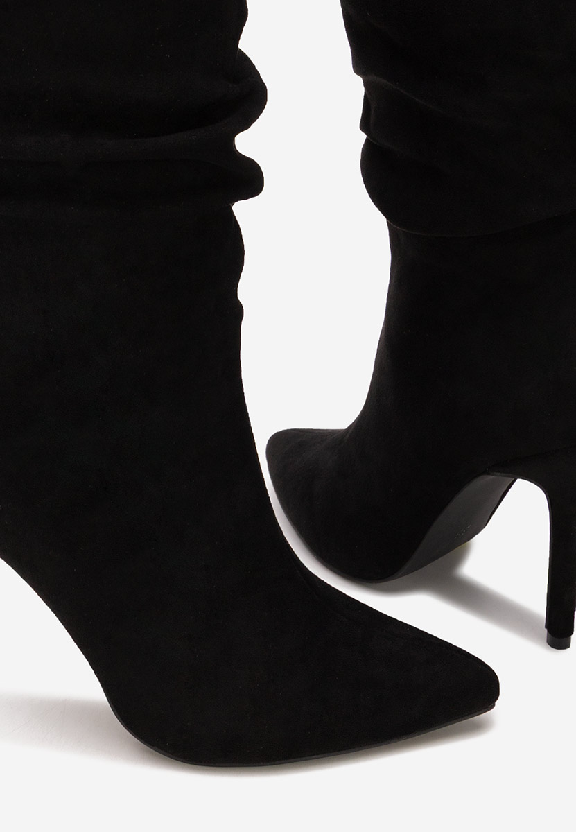 Černé kozačky na podpatku Adania