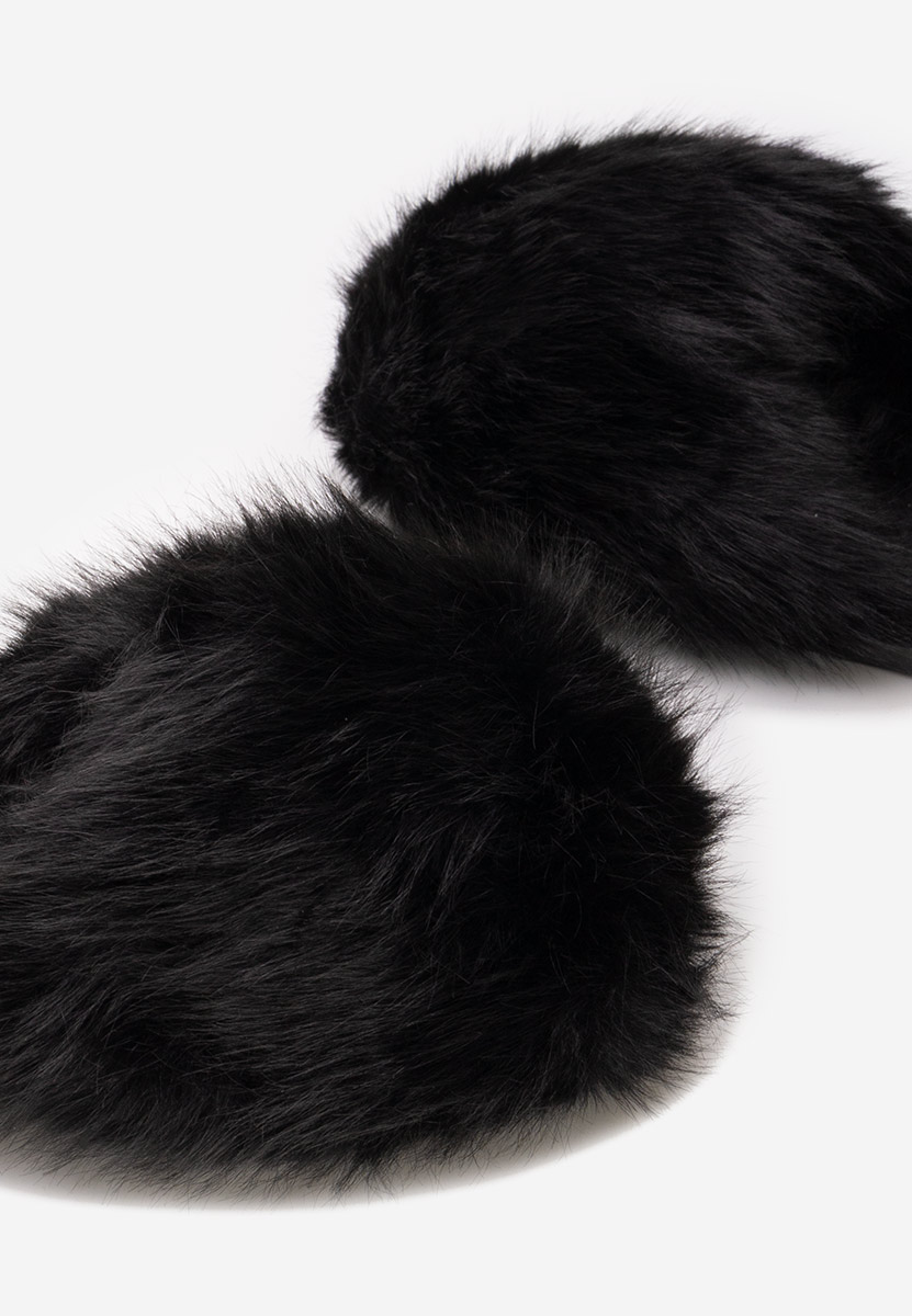 Černé domácí pantofle Vesoria