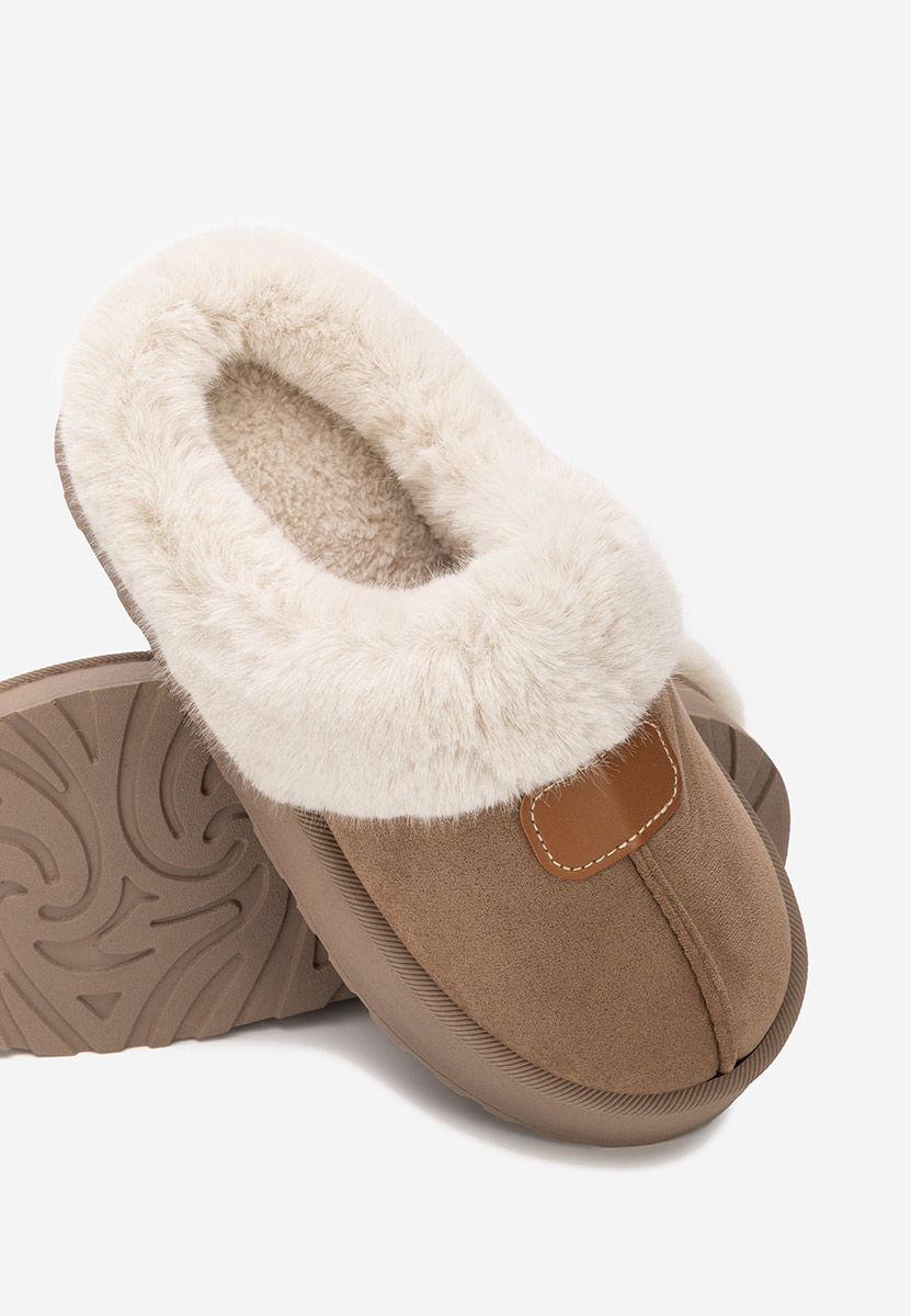 Hnedé domácí pantofle Flufina
