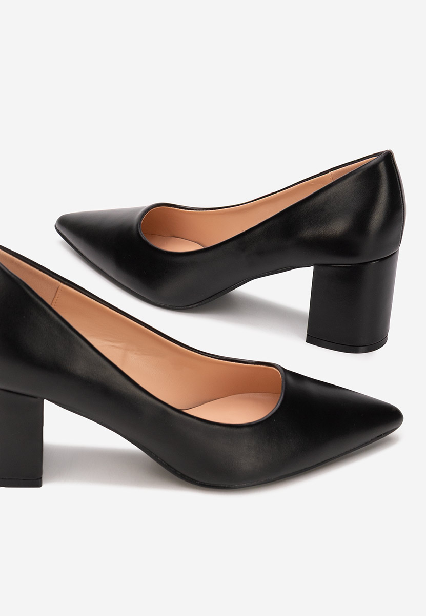 Černé lodičky na hrubém podpatku Brivara