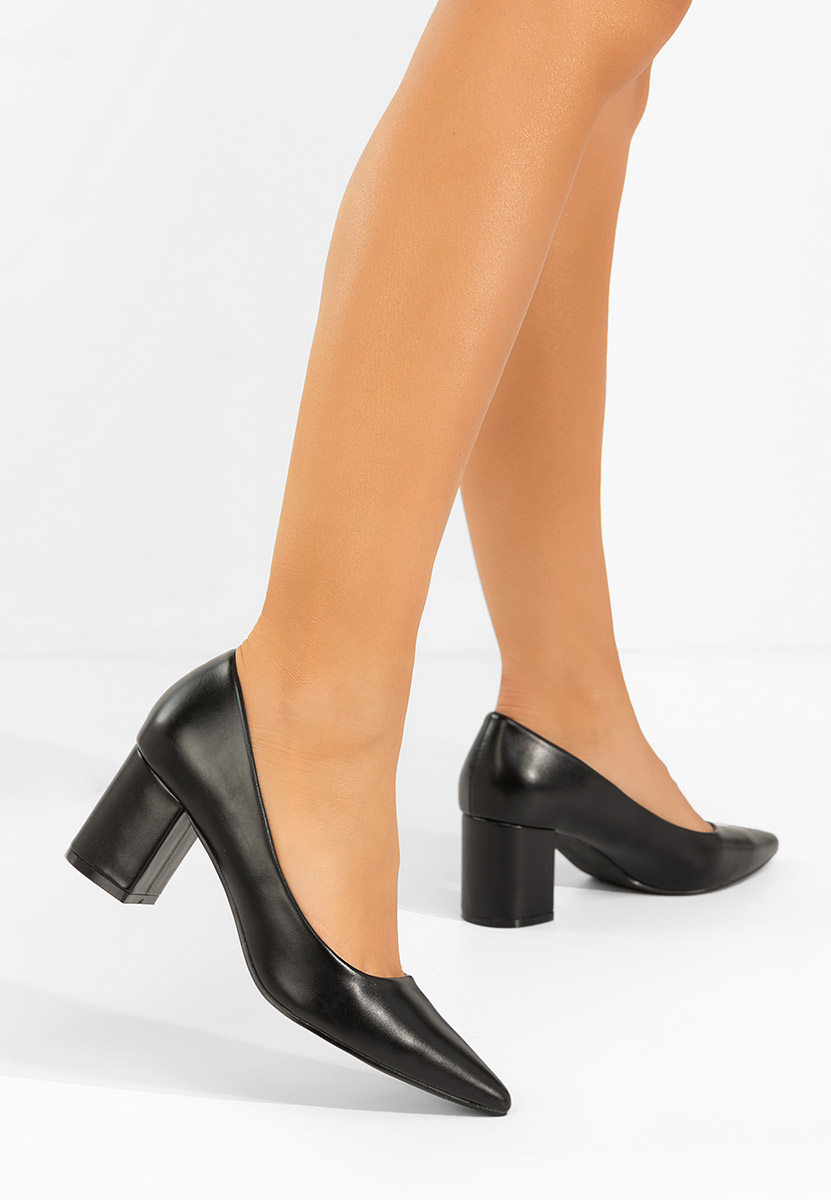 Černé lodičky na hrubém podpatku Brivara