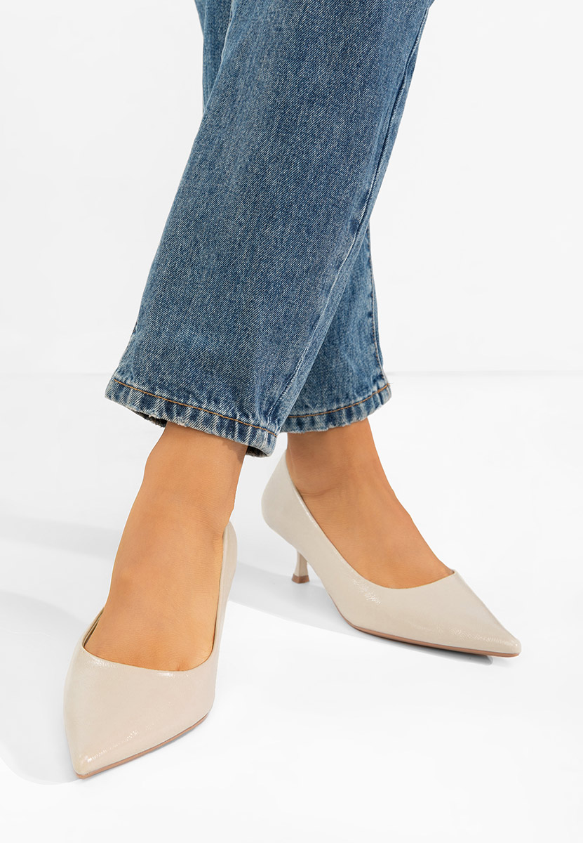 Béžové lodičky na nízkém podpatku Dianela