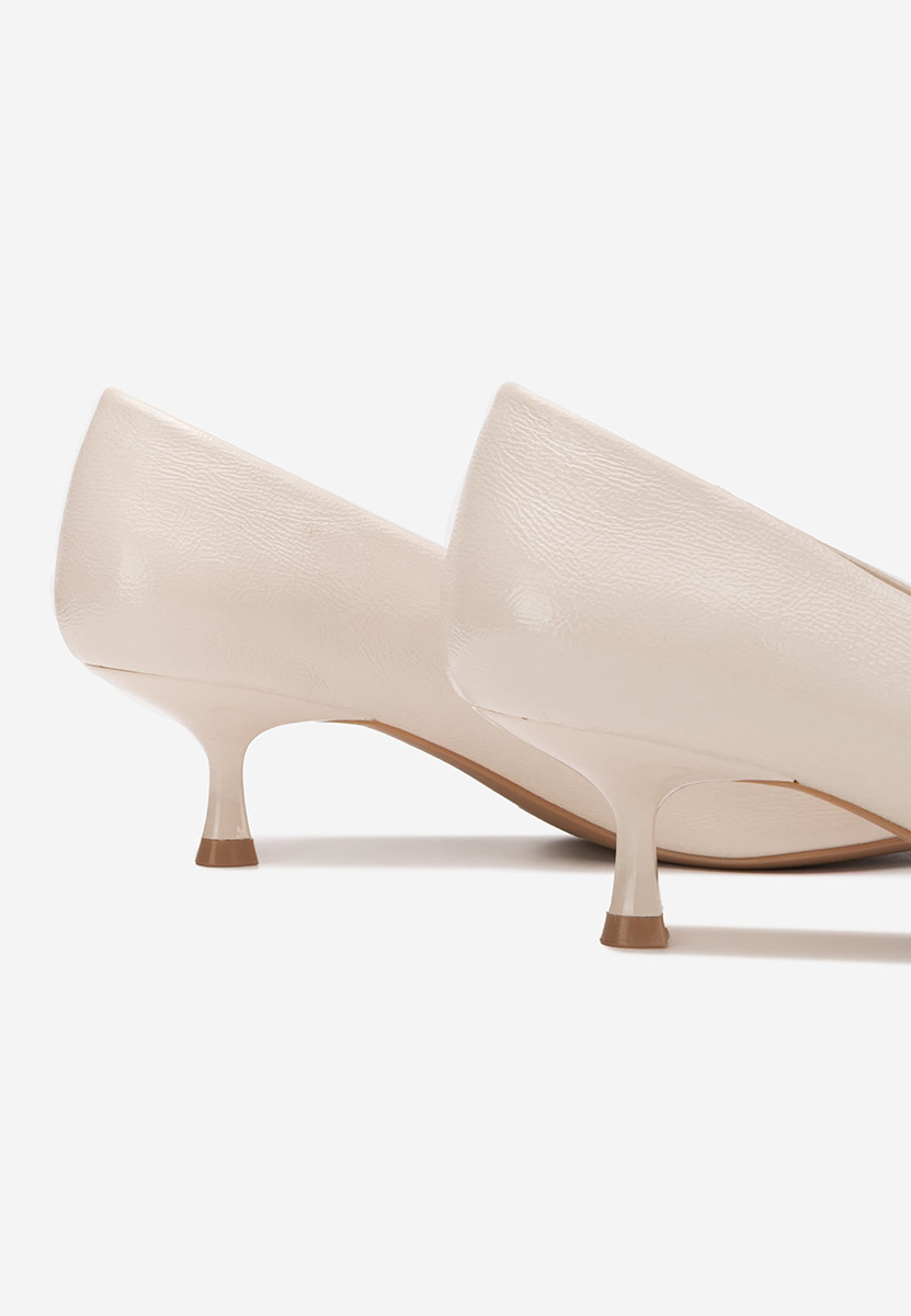 Béžové lodičky na nízkém podpatku Dianela