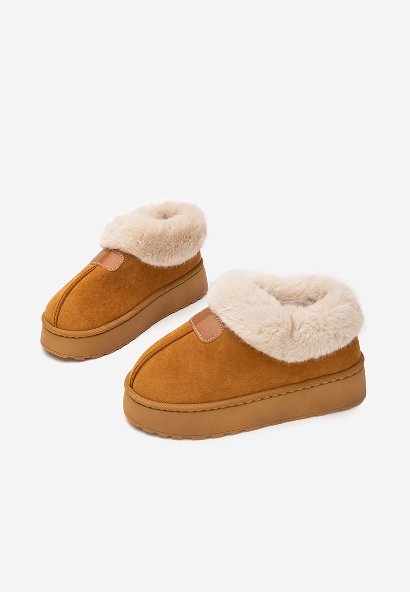 Camelové členkové čižmy na platforme Elarva