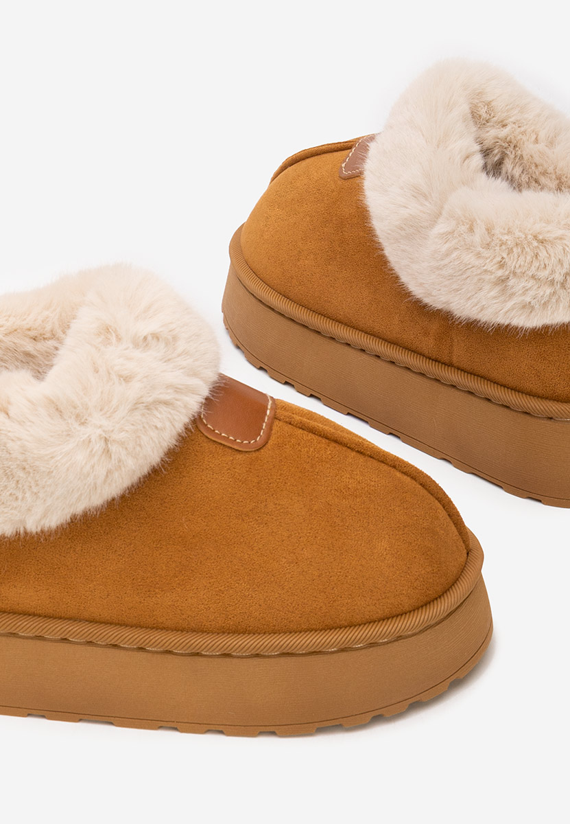 Camelové členkové čižmy na platforme Elarva