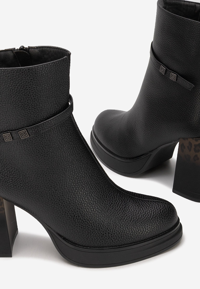 Černé kotníkové boty na podpatku Rannia