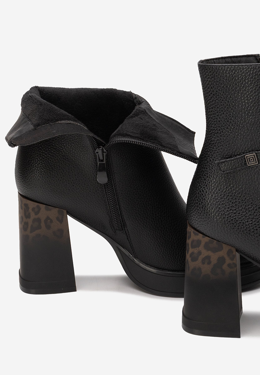 Černé kotníkové boty na podpatku Rannia