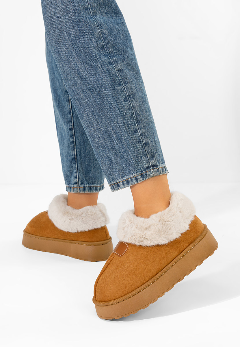 Camelové členkové čižmy na platforme Elarva