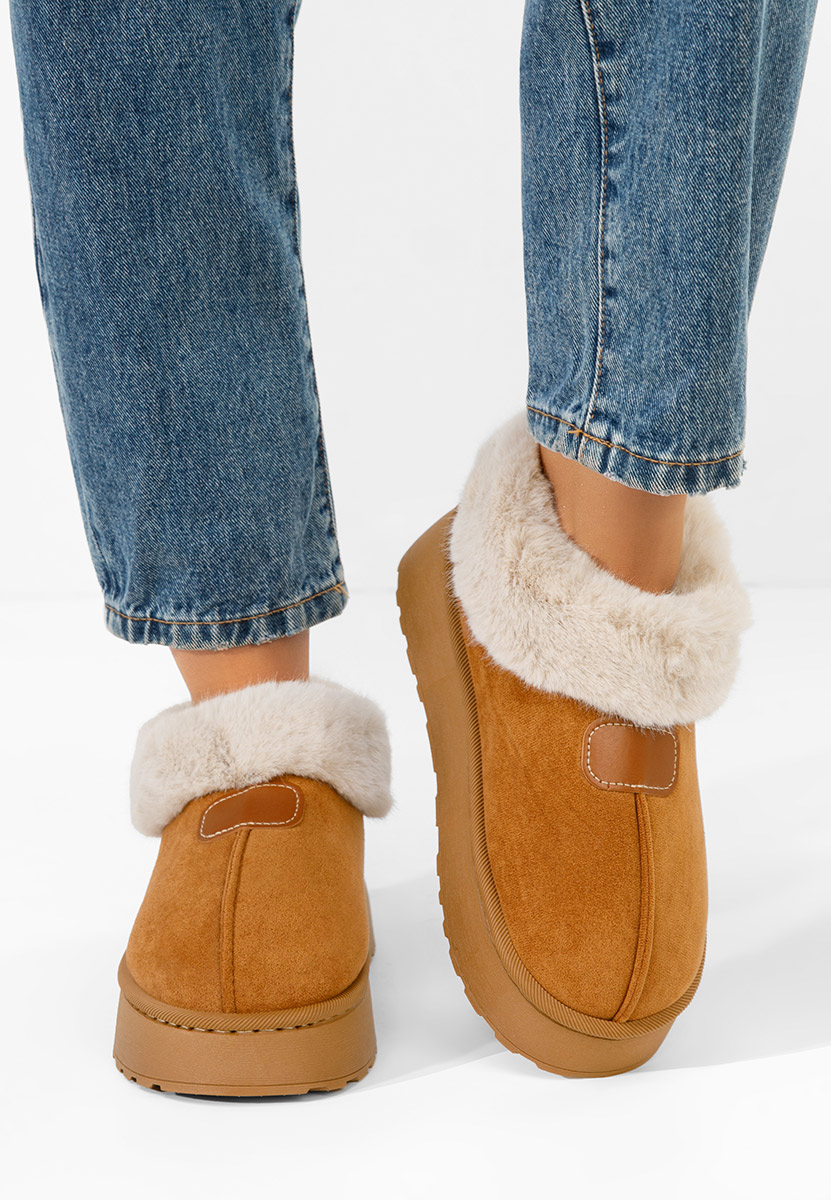 Camelové členkové čižmy na platforme Elarva